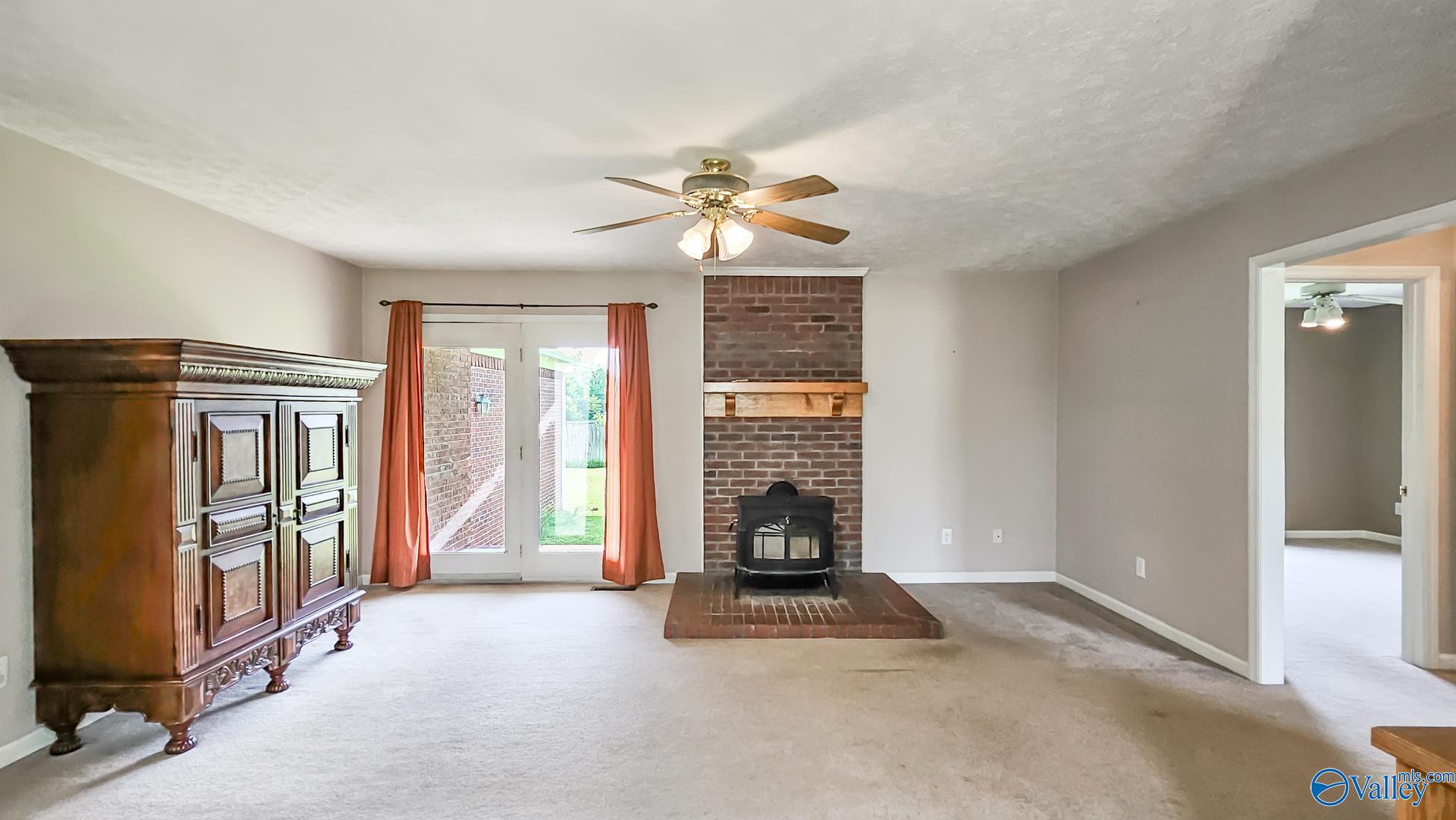 1108 Winston Drive, Athens, Alabama image 4