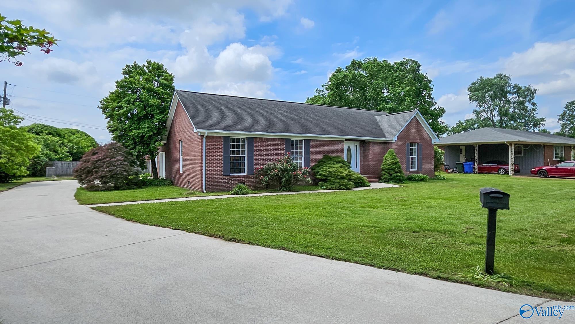 1108 Winston Drive, Athens, Alabama image 3