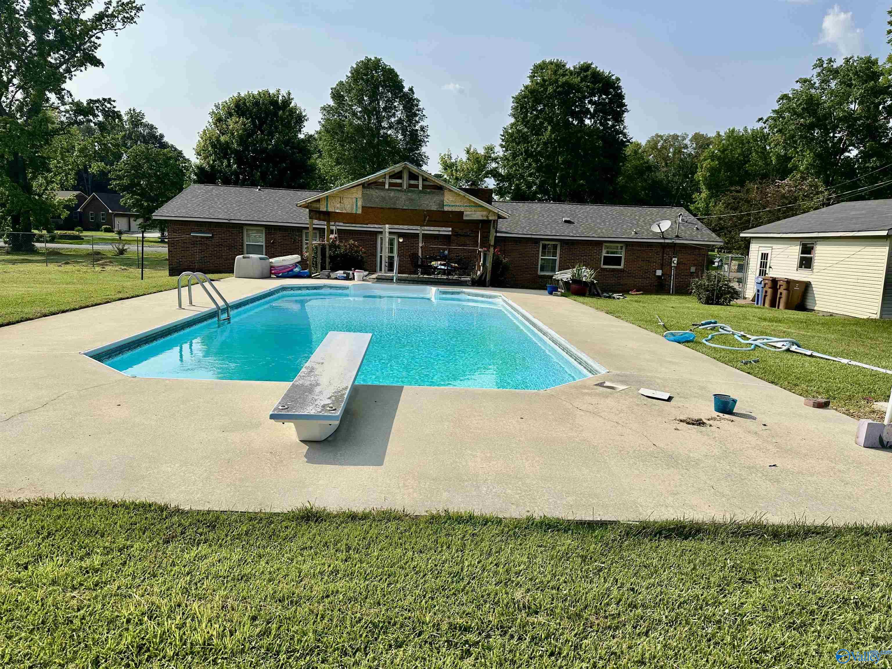 1212 Twin Lake Circle, Hartselle, Alabama image 5