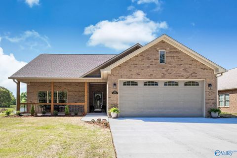 Homes For Sale - 1212 Bruce Road<br/> Boaz, AL 35957