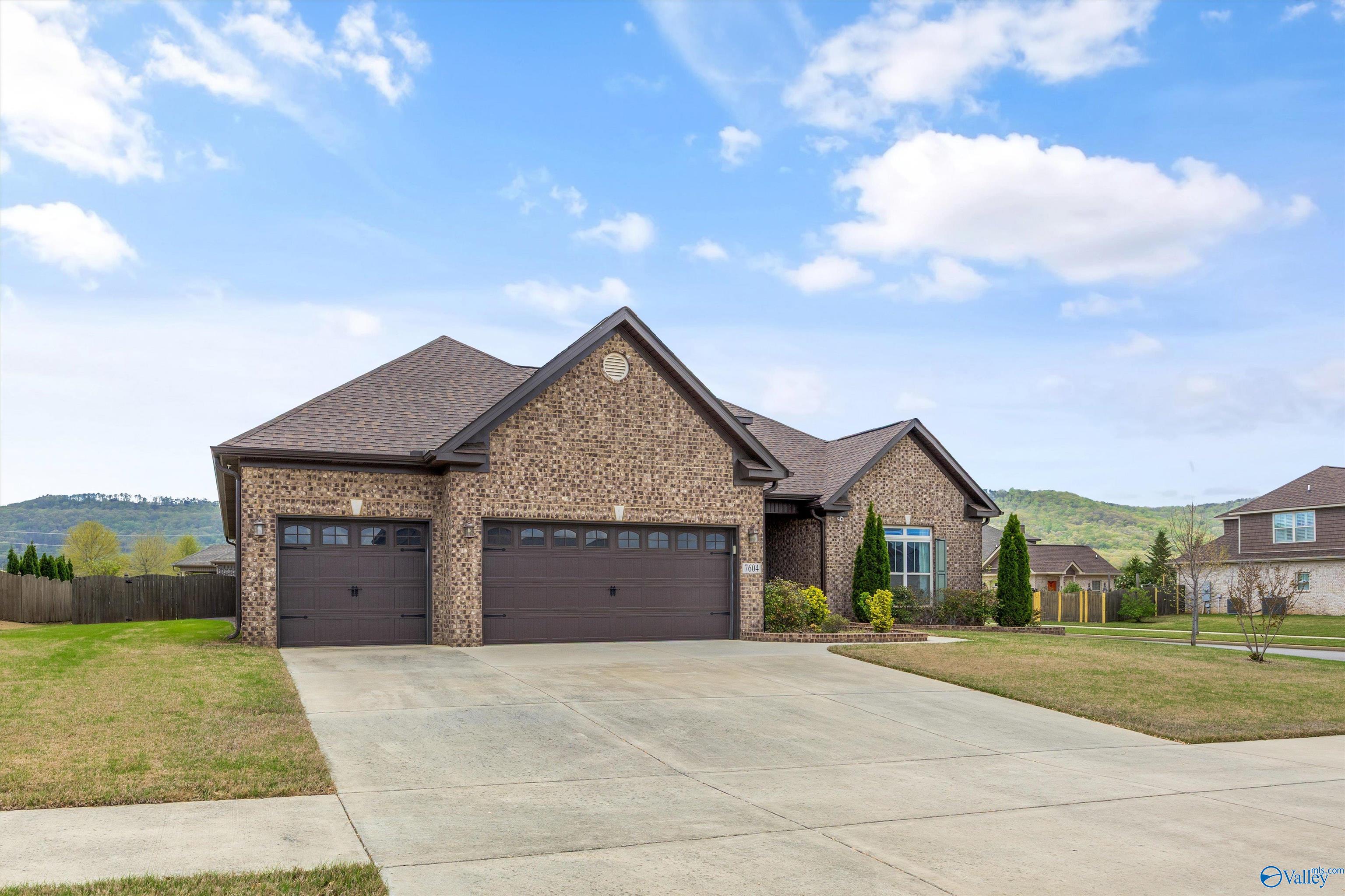 7604 Stillhaven Court, Owens Cross Roads, Alabama image 2