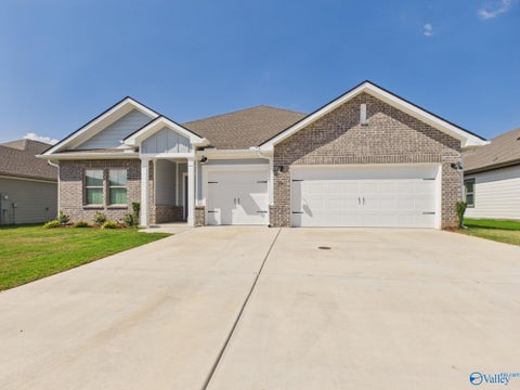 Homes For Rent - 315 Susan Lynn Drive<br/> Meridianville, AL 35759