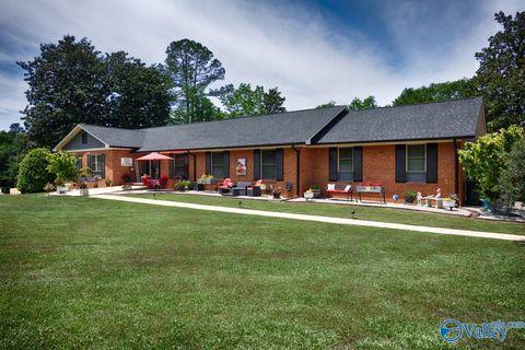 Photo of 912 Buchanan Street, Scottsboro, AL 35768 (MLS # 21917570)