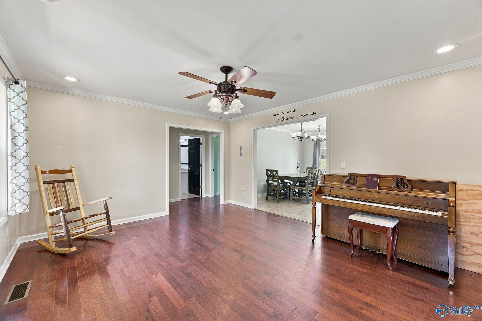 300 County Road 1292