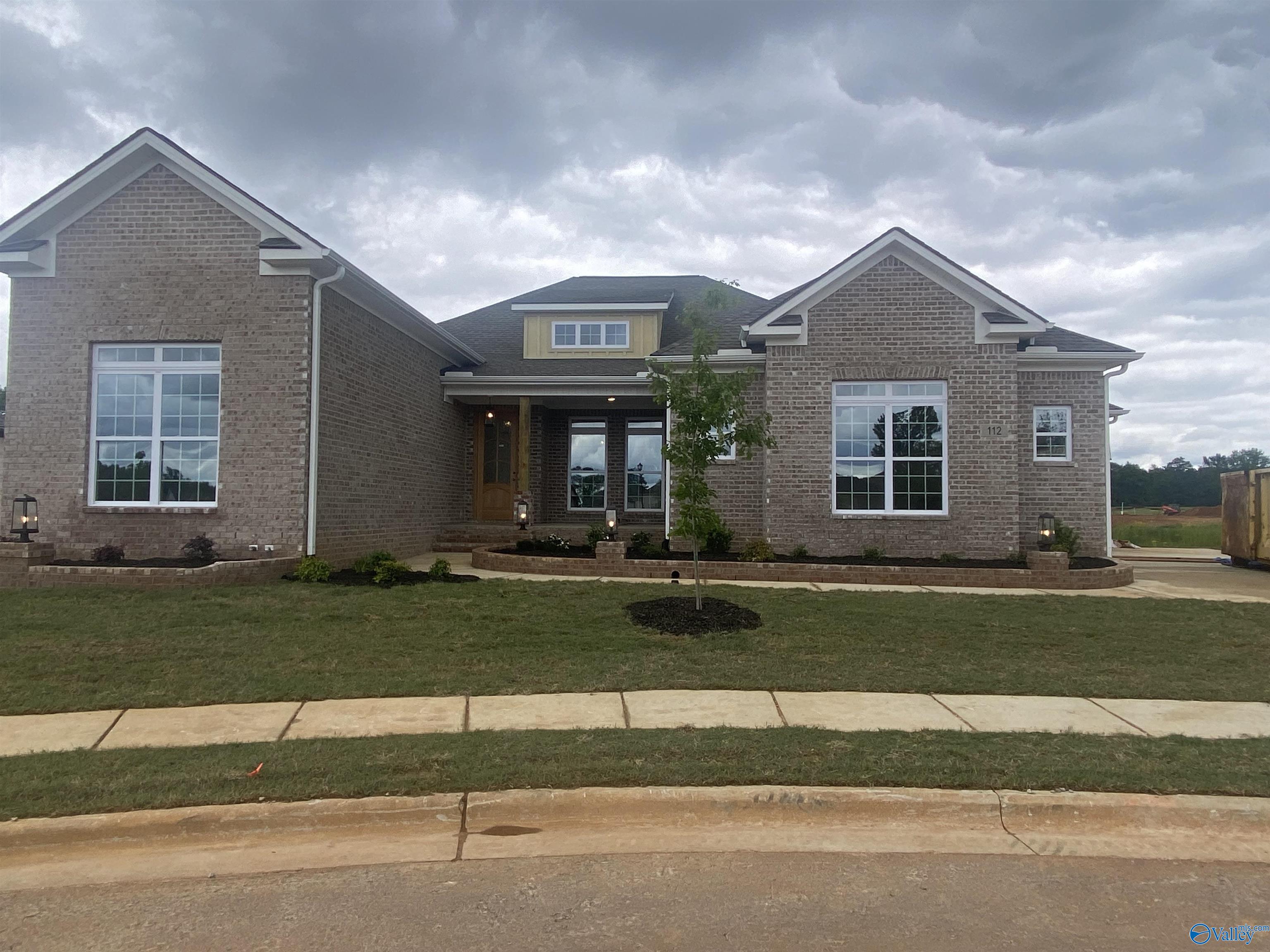 112 Montcliff Drive, Madison, Alabama image 1