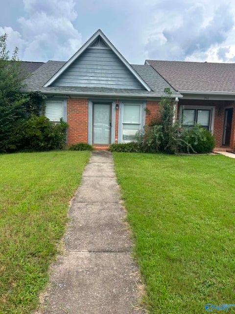 Townhouse For Sale - 1966 E Brownstone Court Sw Ct<br/> Morgan County, Decatur, AL 35603