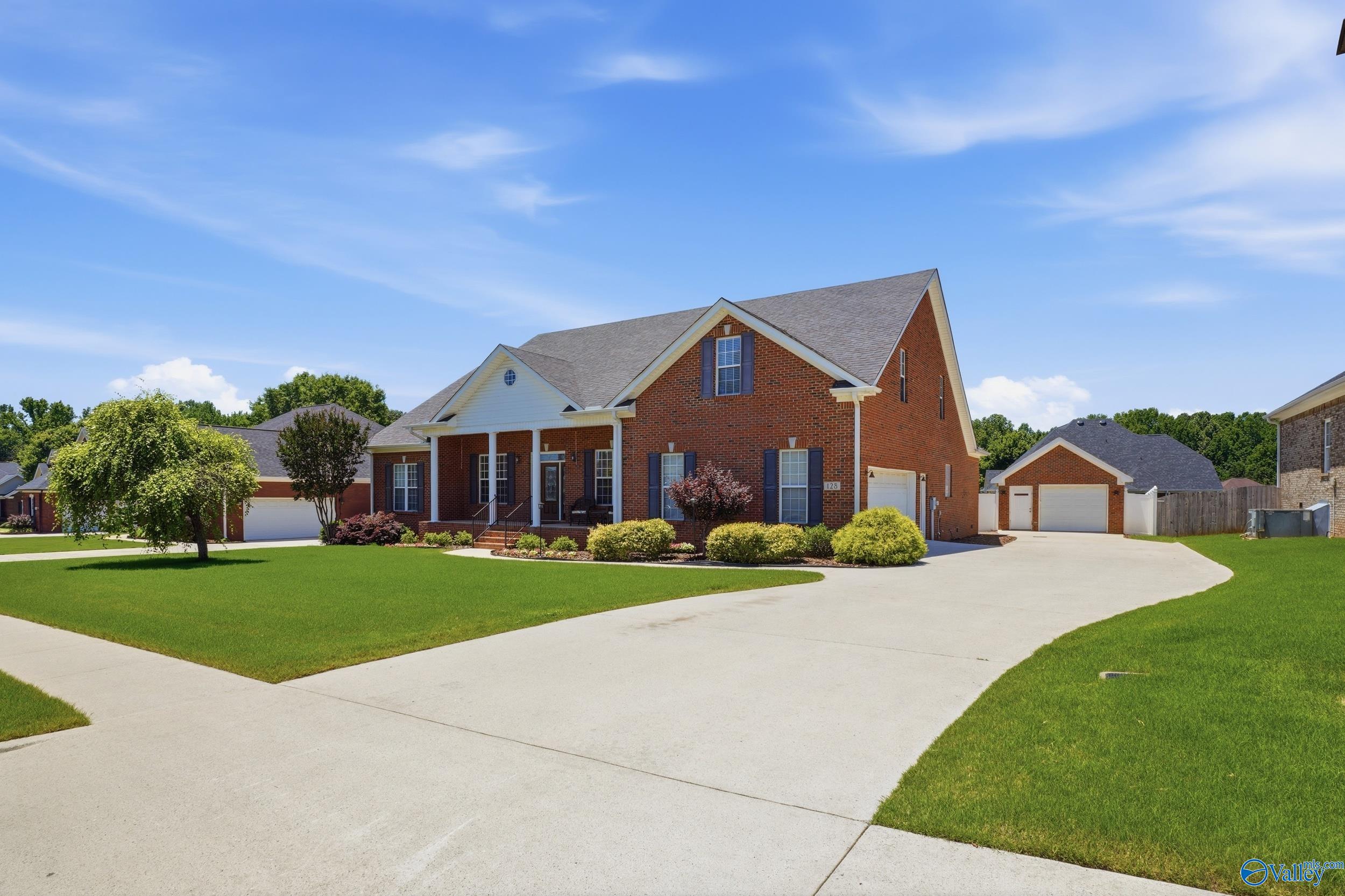 128 Spearpoint Lane