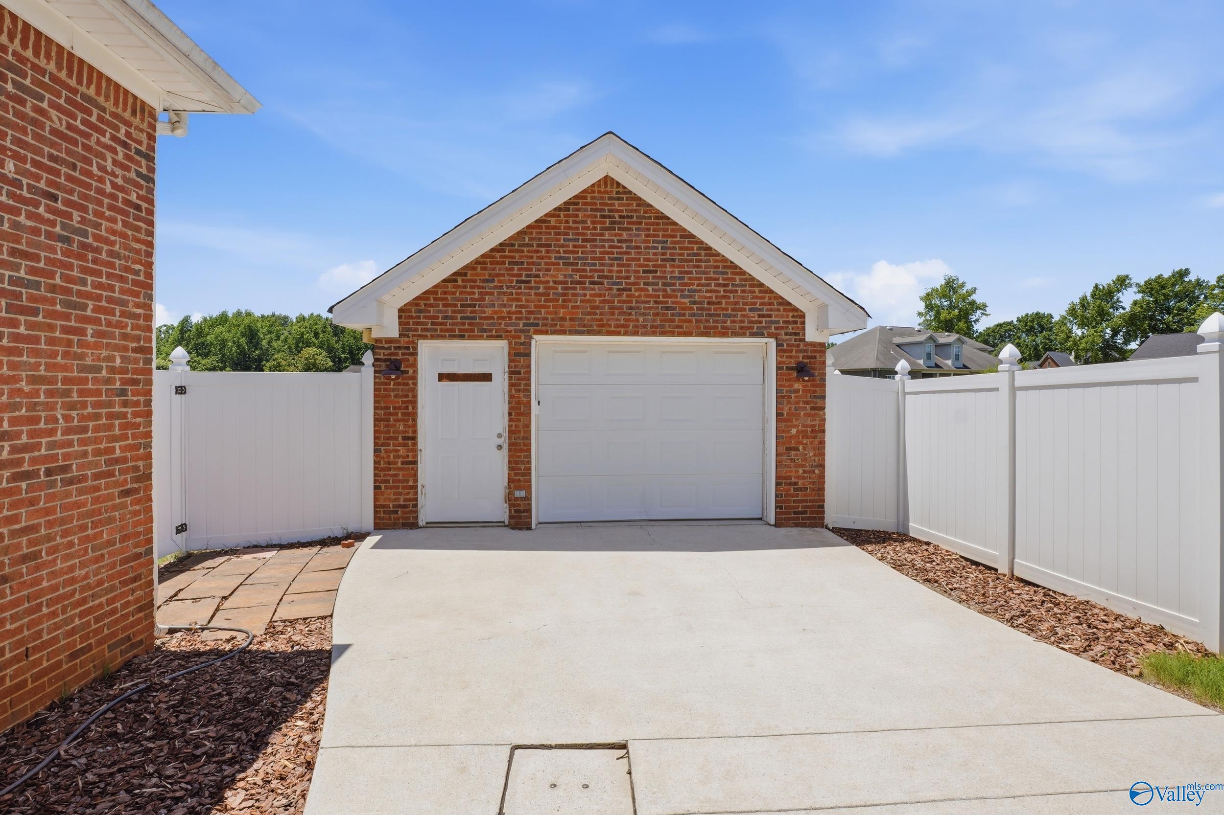 128 Spearpoint Lane