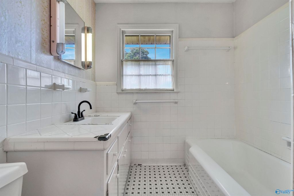 1131 Bellevue Drive photo 32
