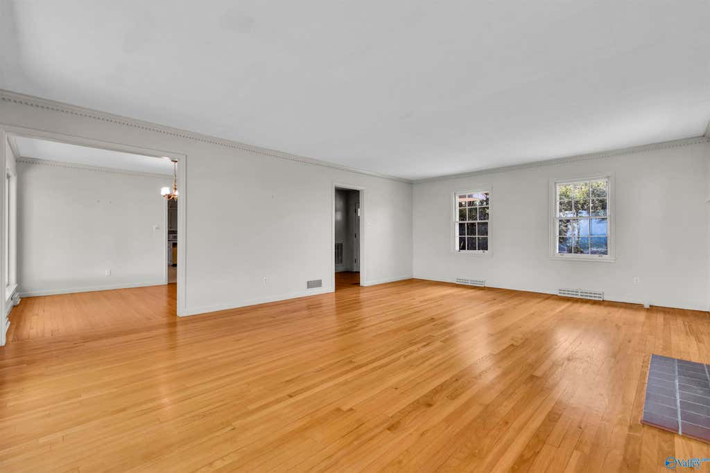 1131 Bellevue Drive photo 16