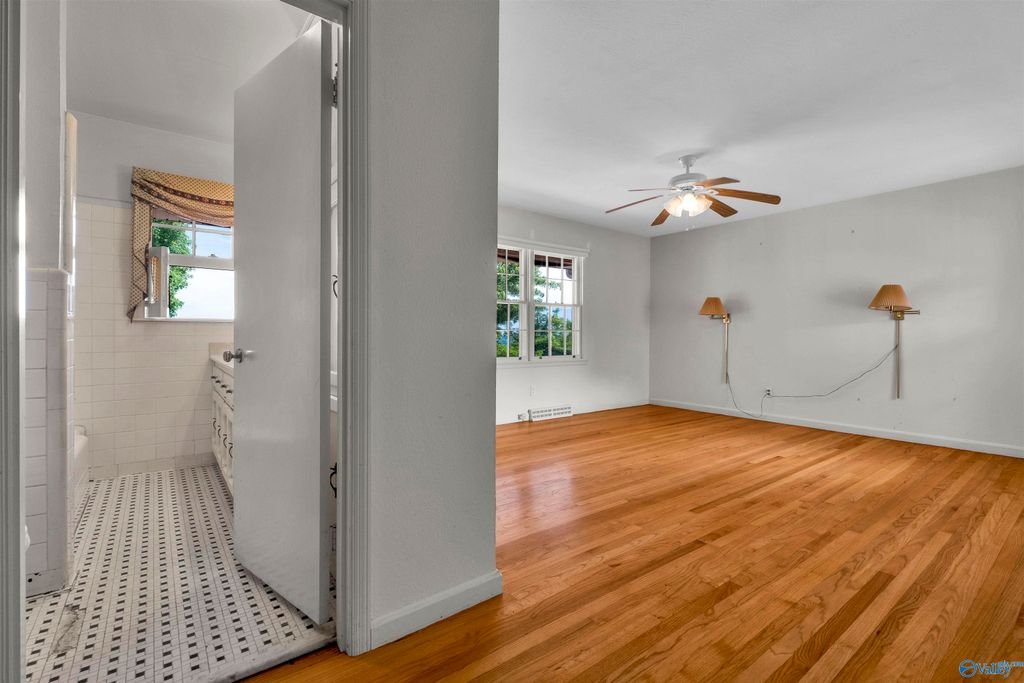 1131 Bellevue Drive photo 36