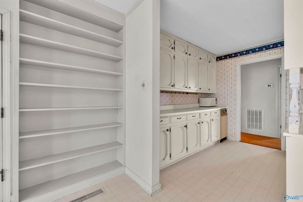 1131 Bellevue Drive photo 22