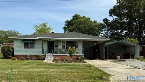 Photo of 1220 Sizemore Street, Gadsden, AL 35903 (MLS # 21915581)