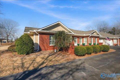 Condo For Sale - 154 Valley Way Circle<br/> Huntsville, AL 35802