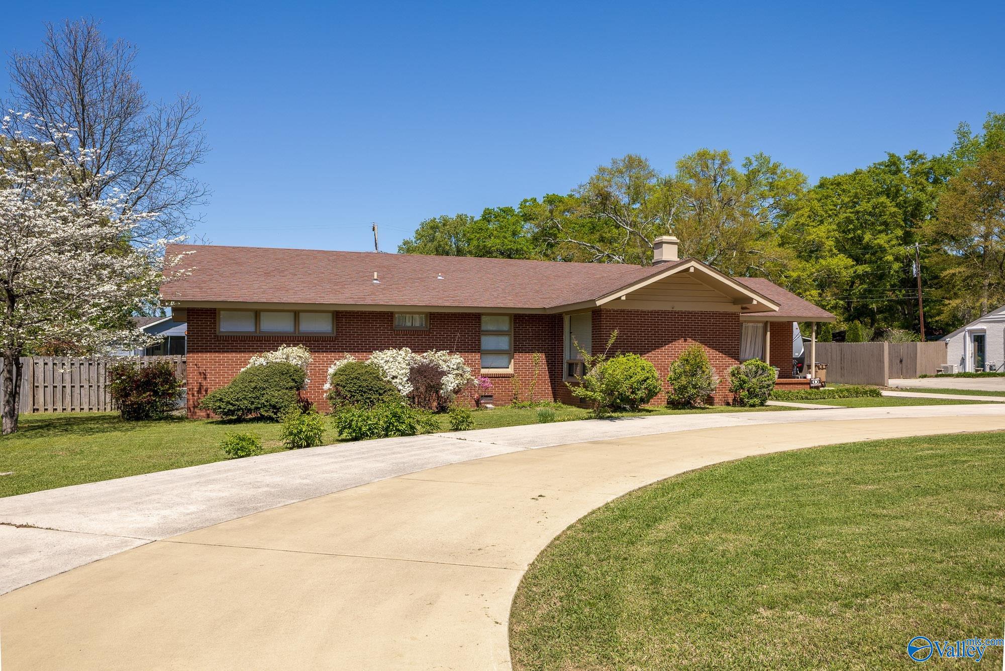 2006 Stratford Road, Decatur, Alabama image 2