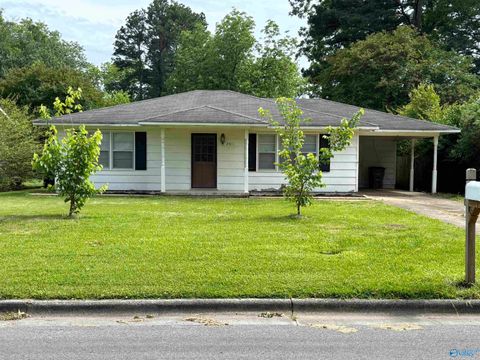 Homes For Sale - 2011 College Street<br/> Decatur, AL 35601