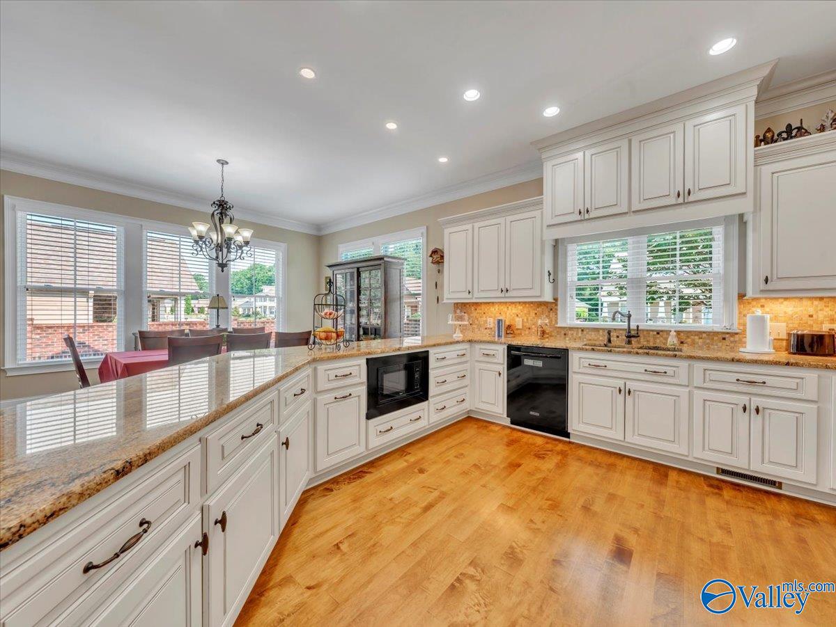 6403 NW Dunnavant Place, Huntsville, Alabama image 8