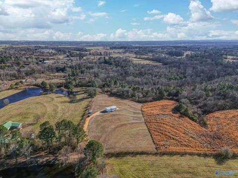 Mobile Home For Sale - 406 County Road 846<br/> Crossville, AL 35962