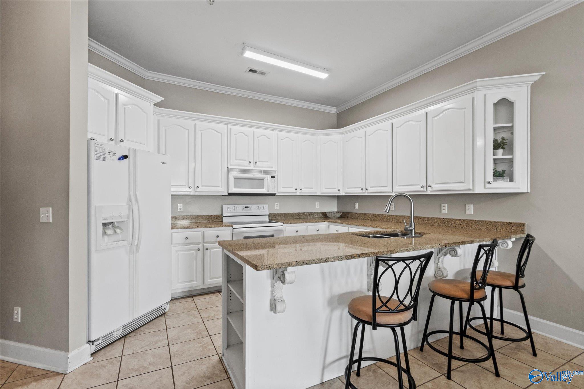 6122 Bay Hill Drive #111, Athens, Alabama image 3
