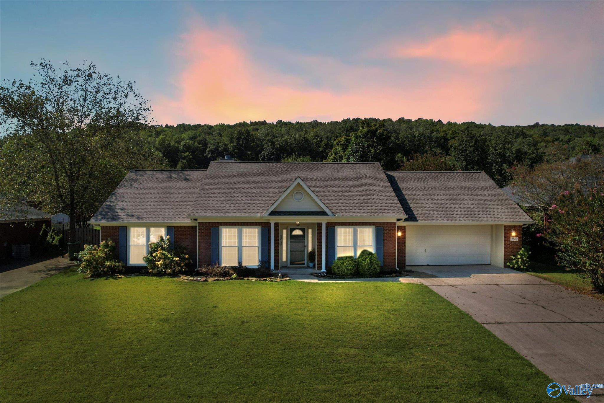 2819 Willowick Trail