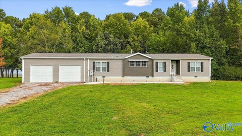Mobile Home For Sale - 194 Star Point Road<br/> Guntersville, AL 35976