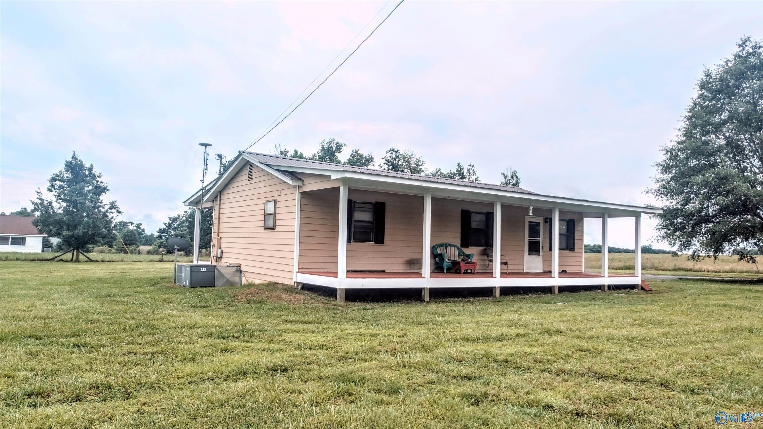 735 Barron Drive, Fyffe, Alabama image 3