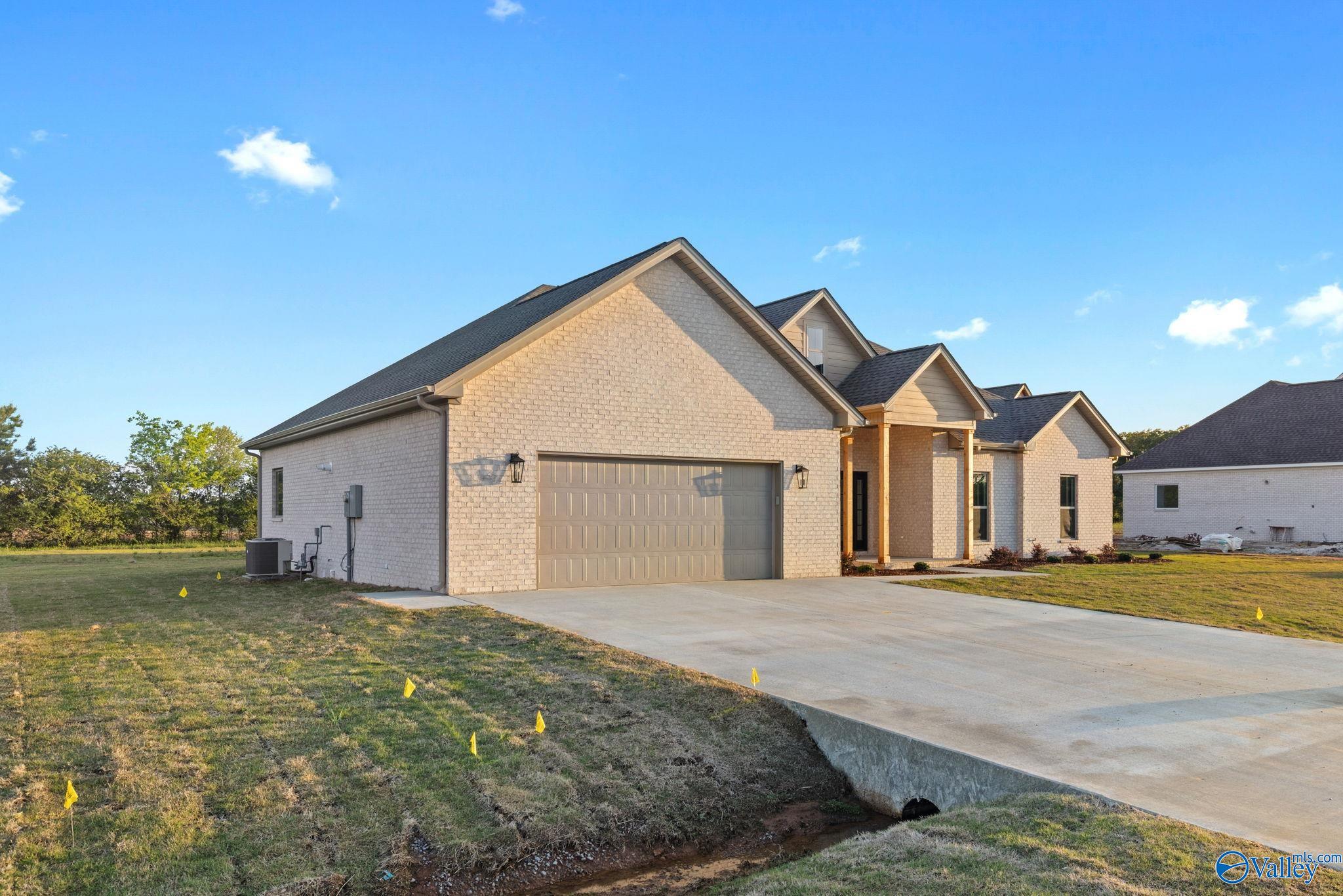 280 Spry Way, Killen, Alabama image 2