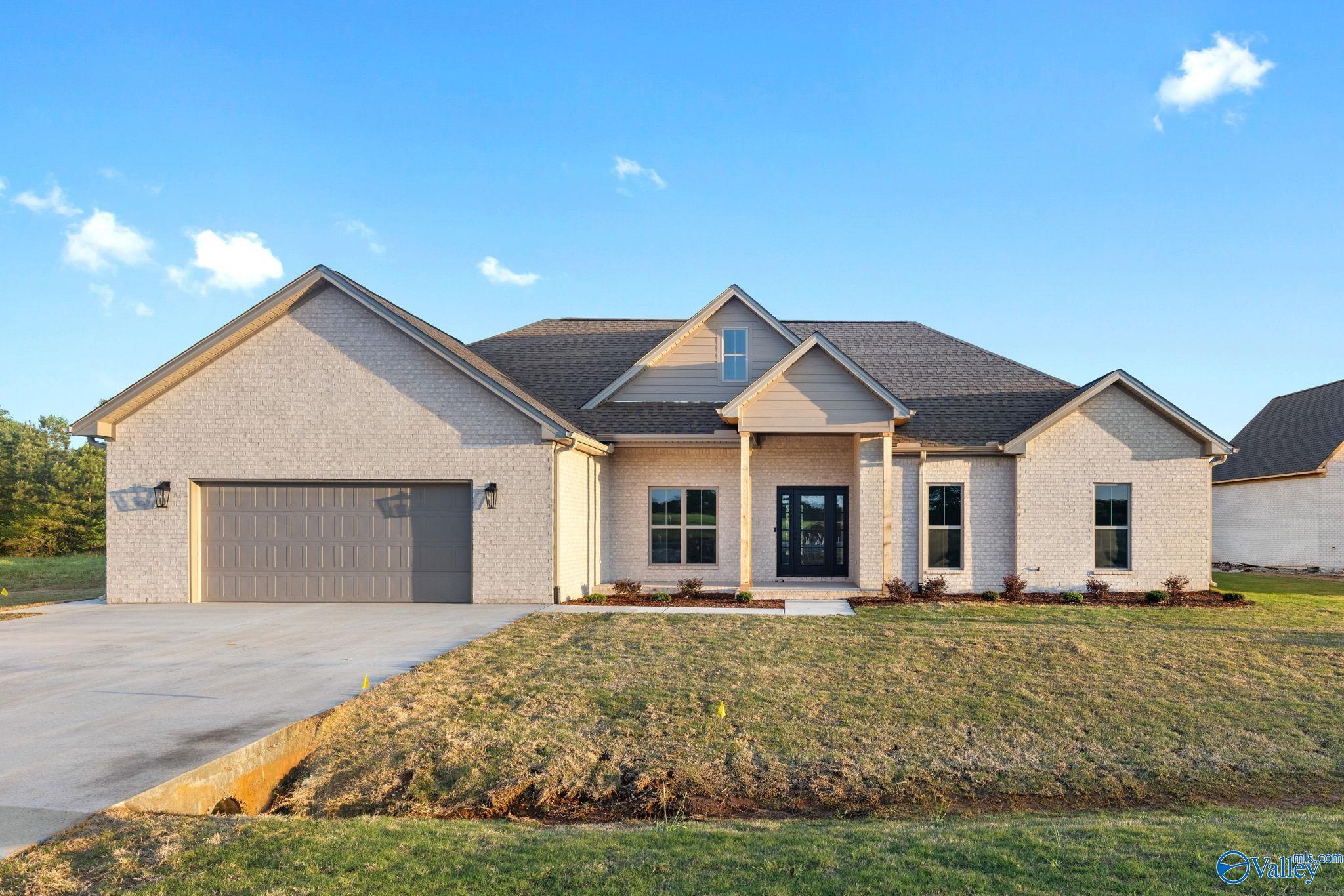280 Spry Way, Killen, Alabama image 1