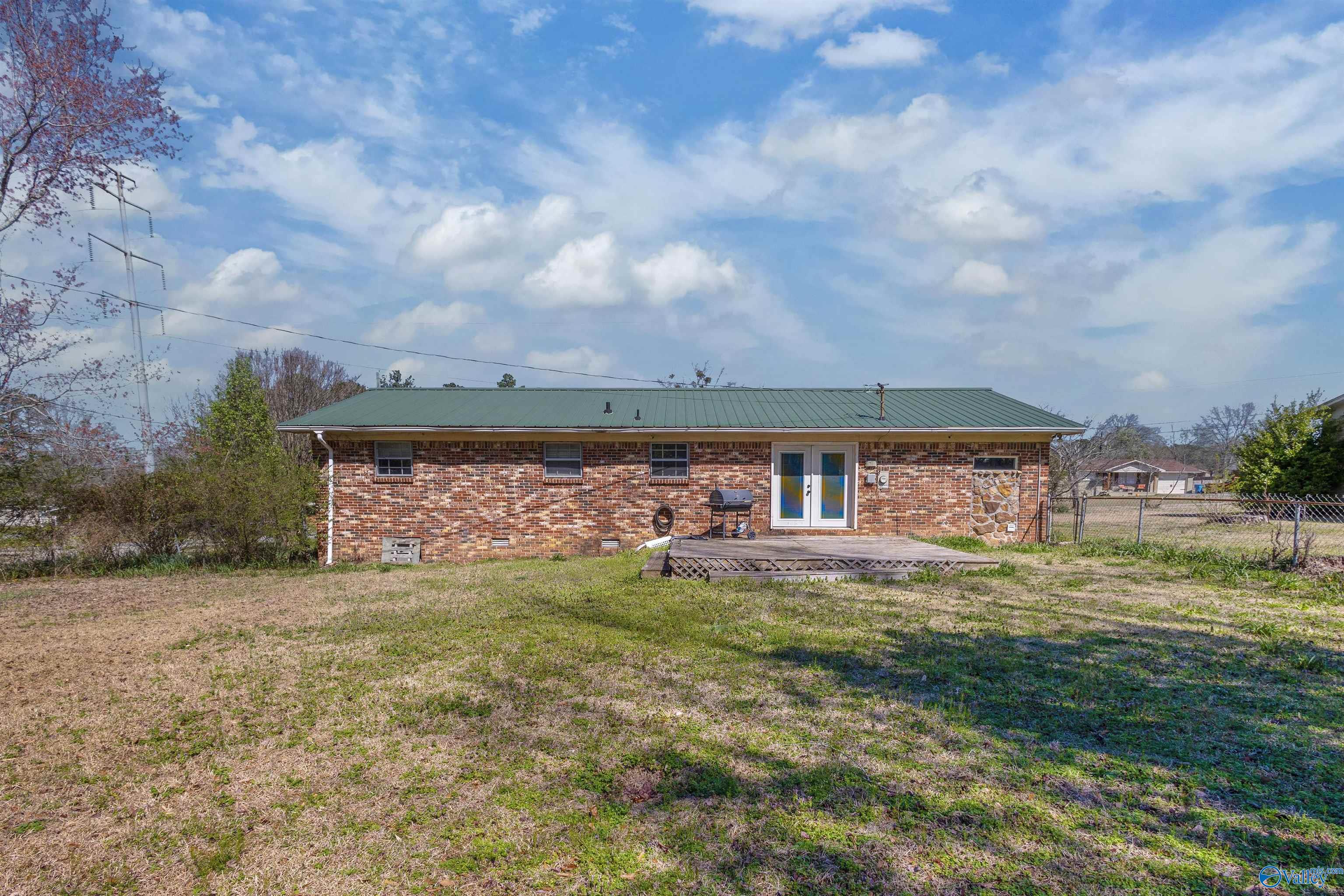 1608 Woodview Drive, Hartselle, Alabama image 16