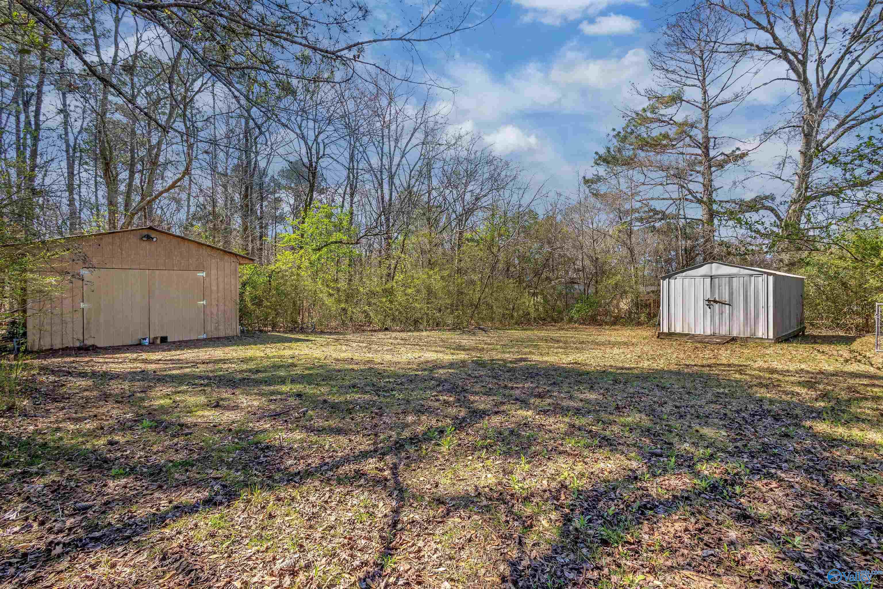 1608 Woodview Drive, Hartselle, Alabama image 17