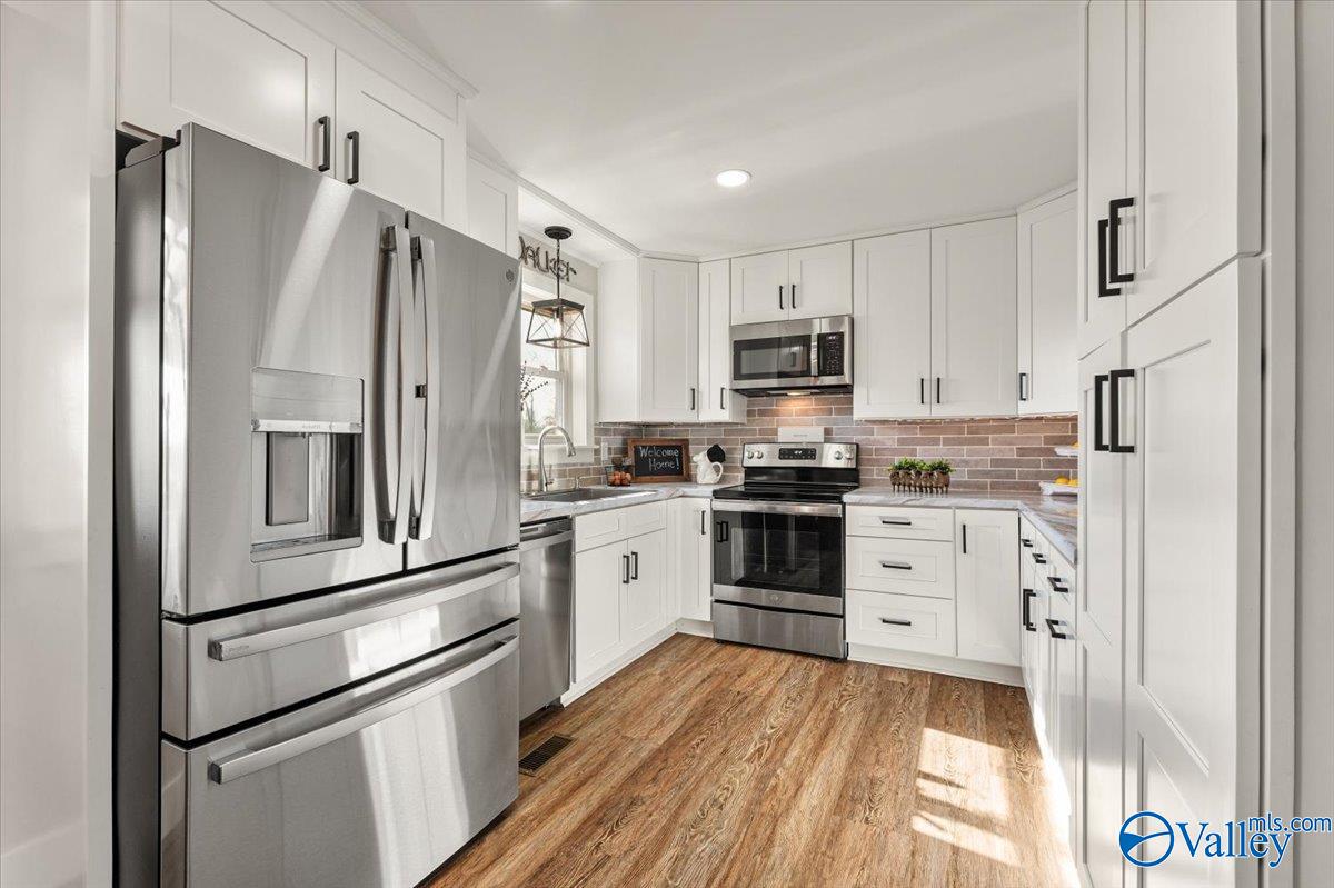 Union Grove, Alabama 35175, United States, 3 Bedrooms Bedrooms, ,2 BathroomsBathrooms,Residential,Active,252125