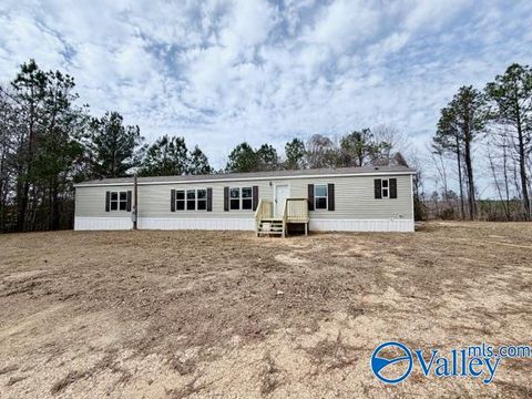 Mobile Home For Sale - 2132 County Road 54<br/> Guin, AL 35563