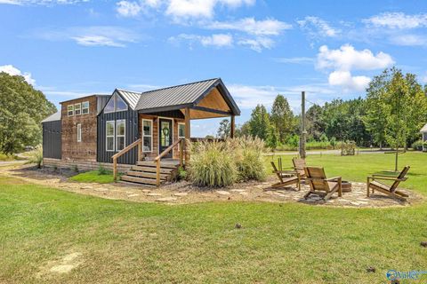 Photo of 1227 Martin Road, Boaz, AL 35957 (MLS # 21908323)