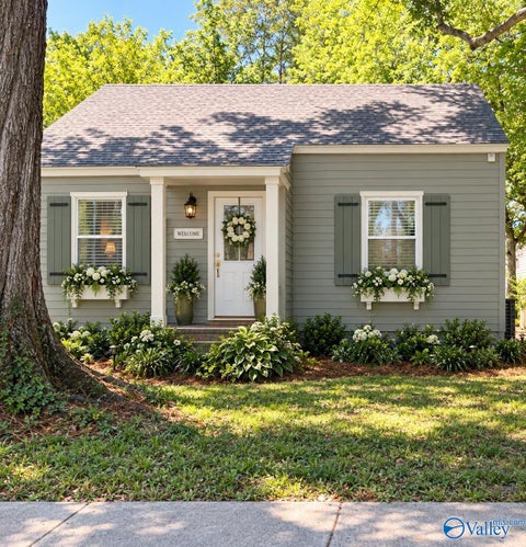 Homes For Sale - 1102 Stevens Avenue<br/> Huntsville, AL 35801