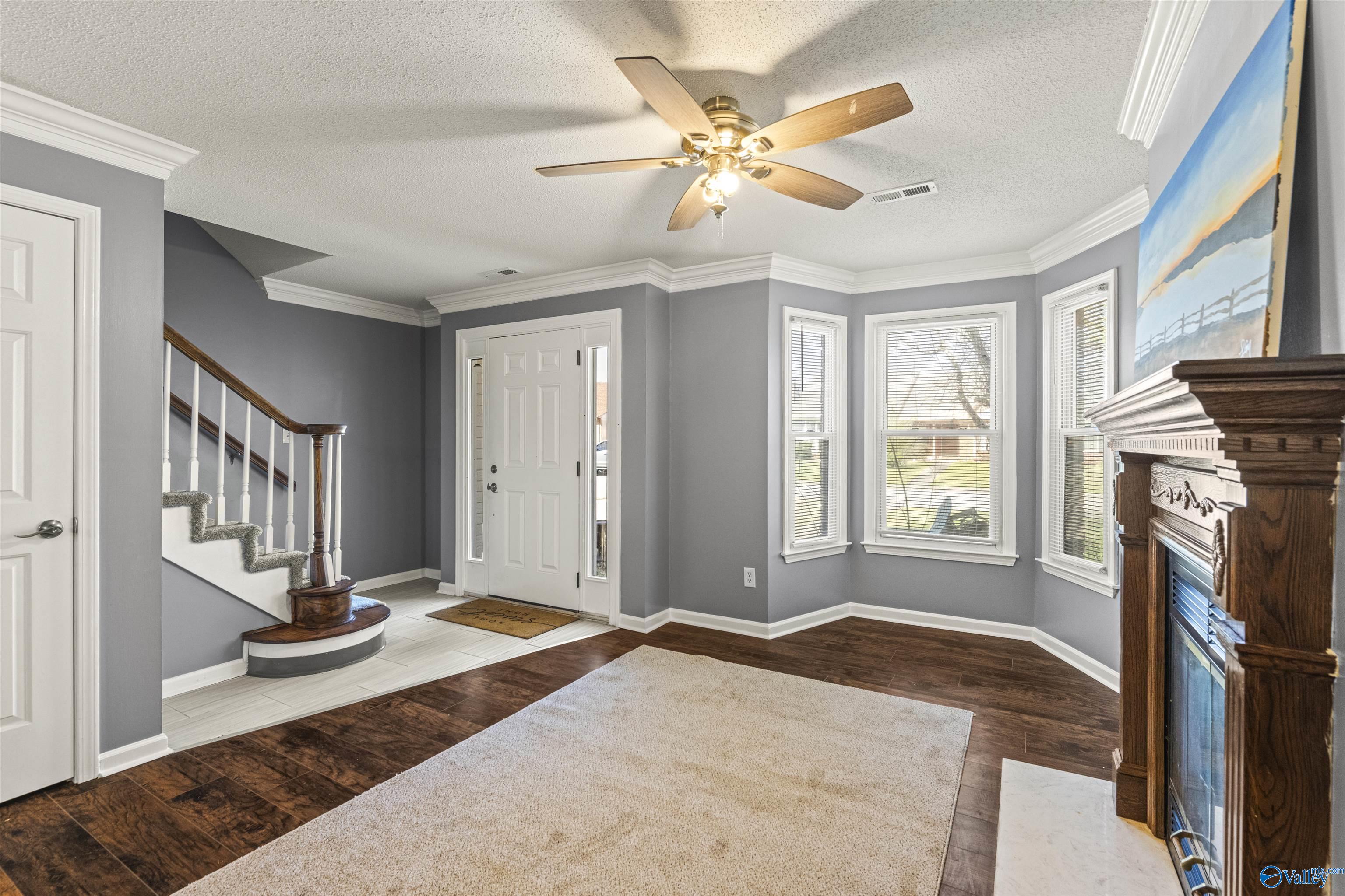 415 Autumnwood Drive SW