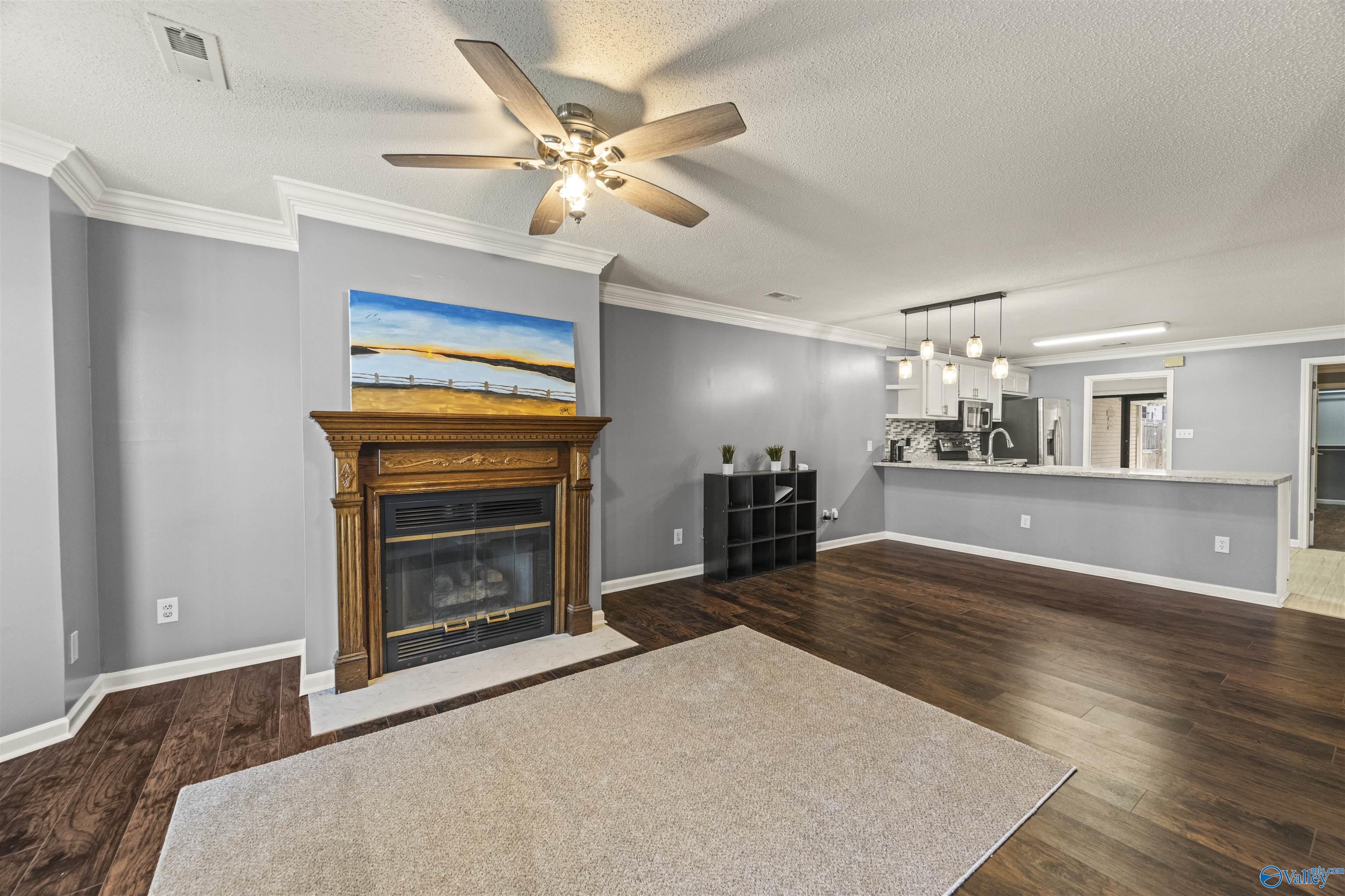 415 Autumnwood Drive SW