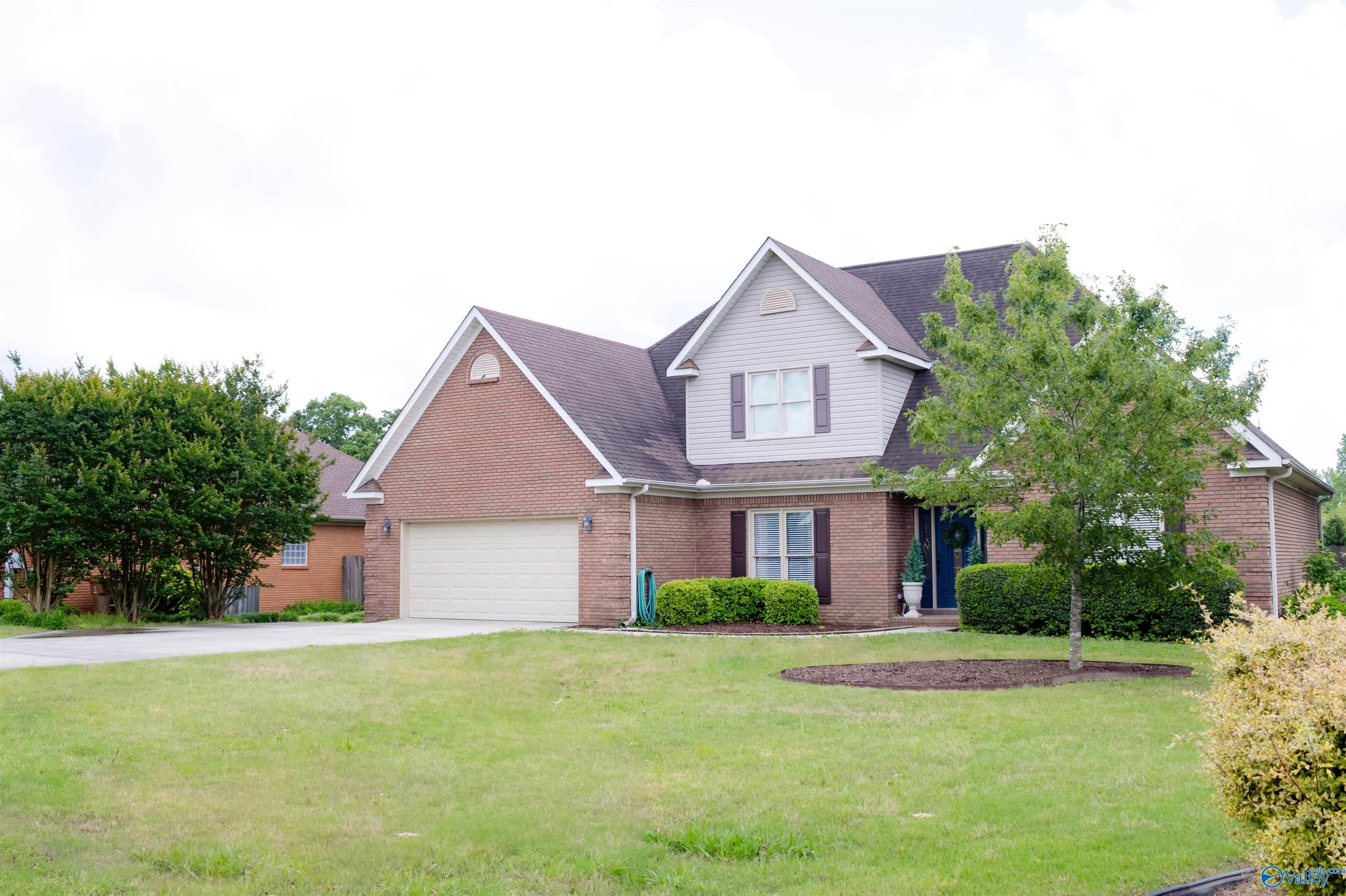1508 Berrivine Drive, Hartselle, Alabama image 1