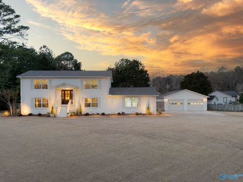 Photo of 7224 Statton Drive SE, Huntsville, AL 35802 (MLS # 21909368)