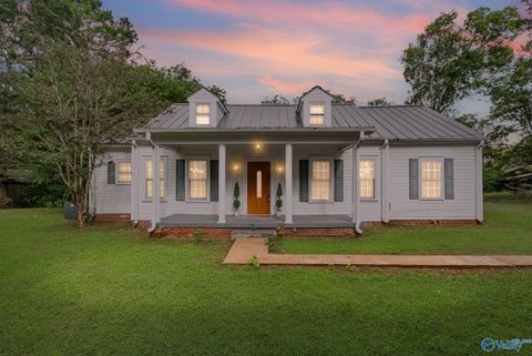 Homes For Sale - 12514 Al Hwy 33<br/> Moulton, AL 35650