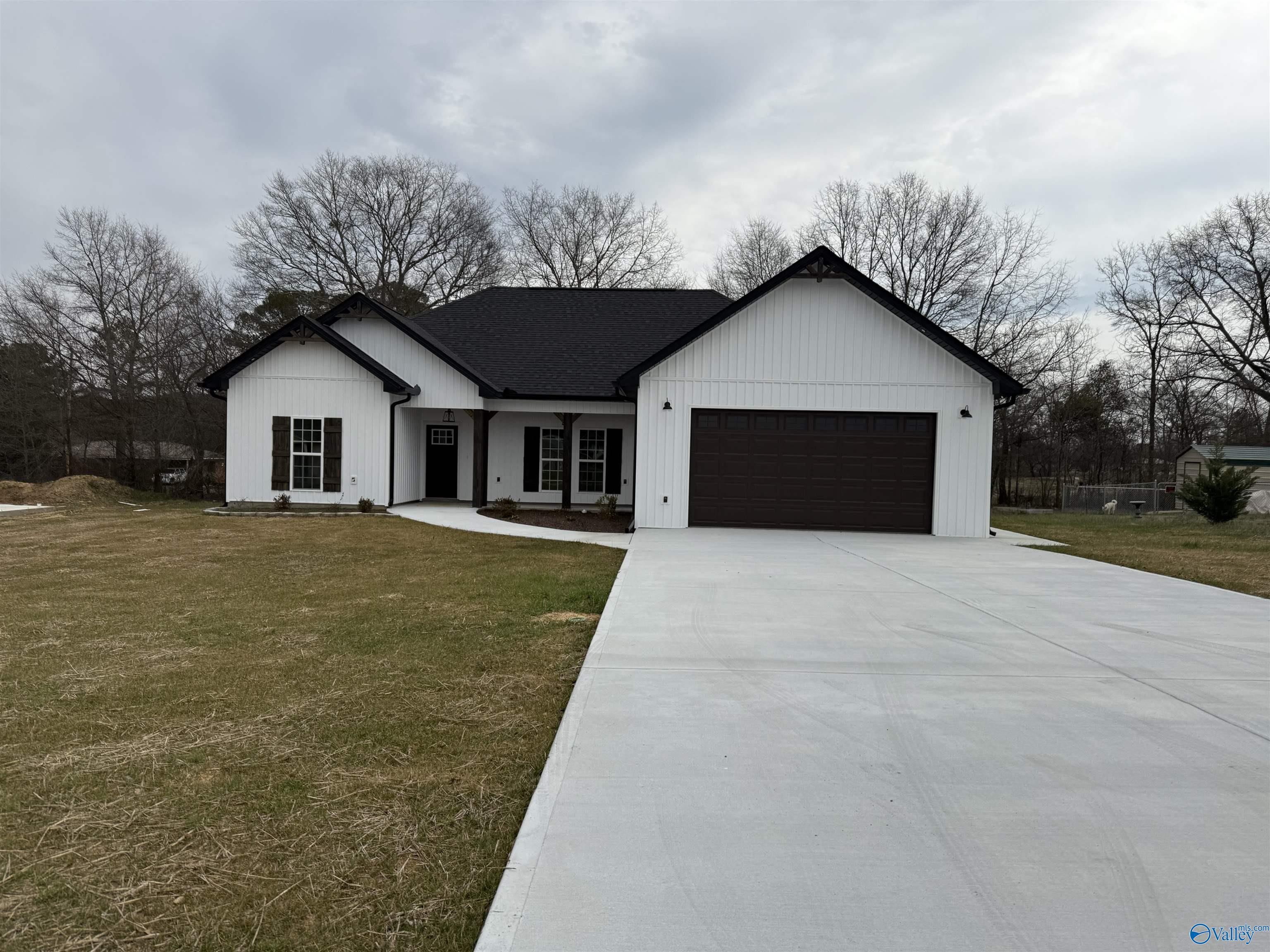 108 Carrington Lane, Albertville, Alabama image 1