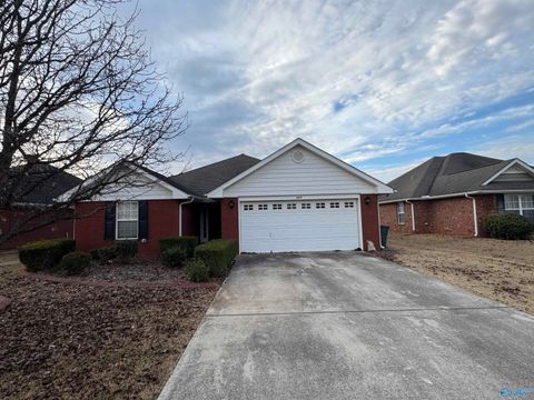 Homes For Rent - 409 Summer Cove Circle<br/> Madison, AL 35758