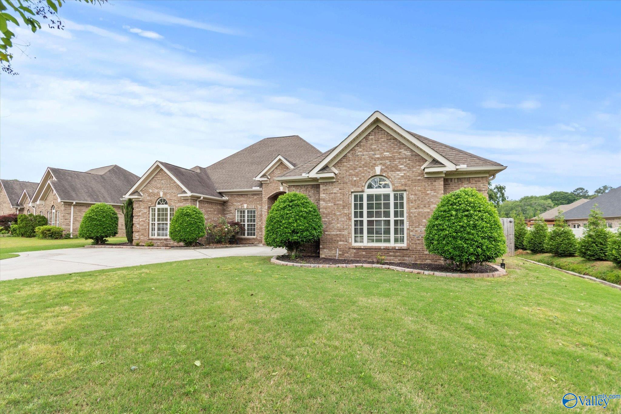 2201 Martinwood Lane, Decatur, Alabama image 2