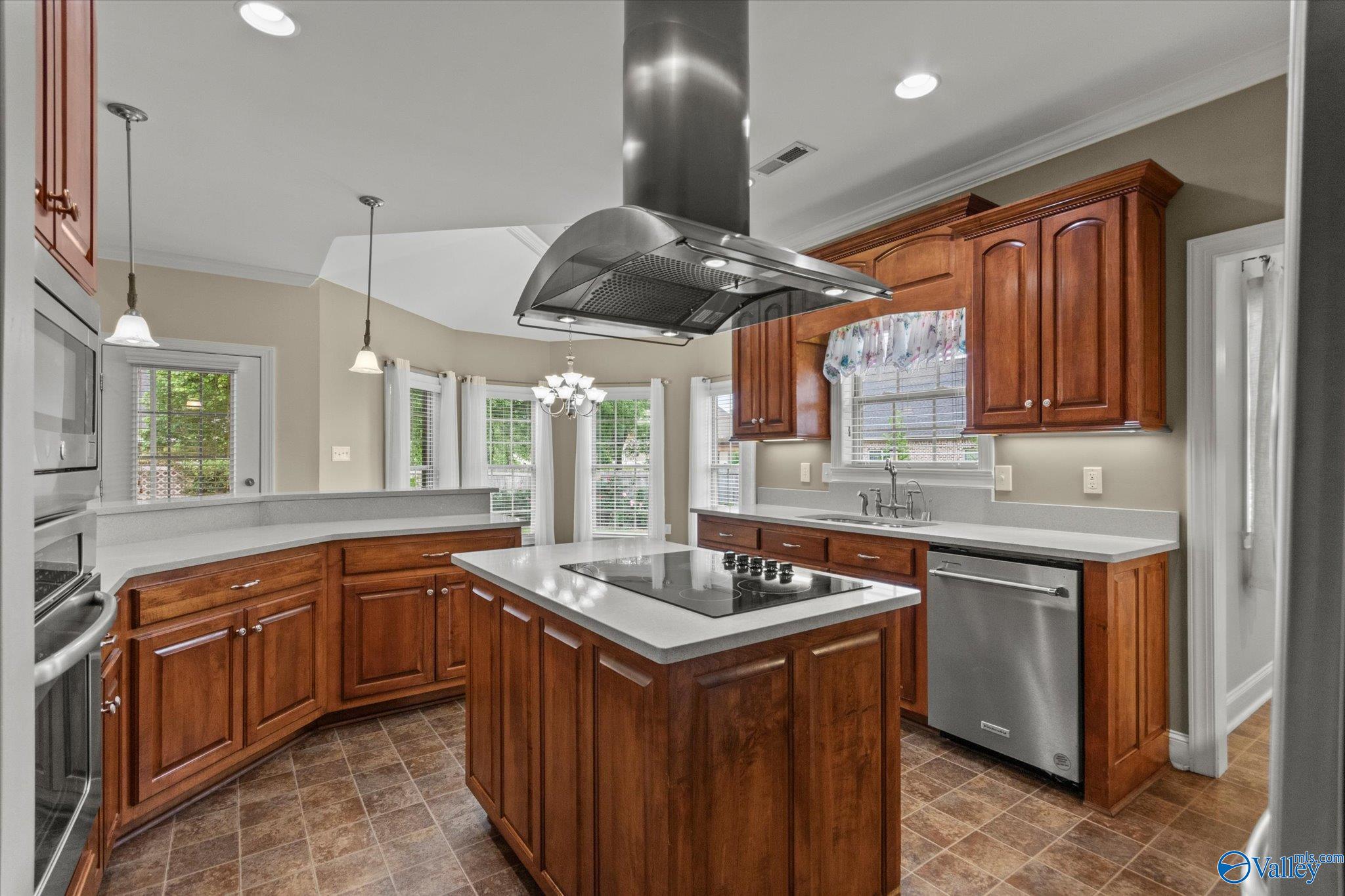 2201 Martinwood Lane, Decatur, Alabama image 13