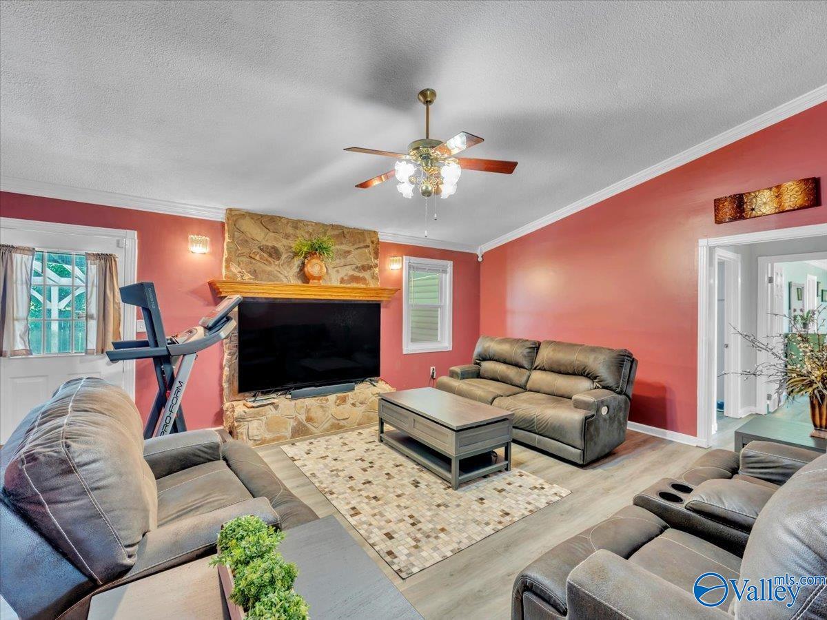 5116 Spring Creek Drive, Guntersville, Alabama image 5