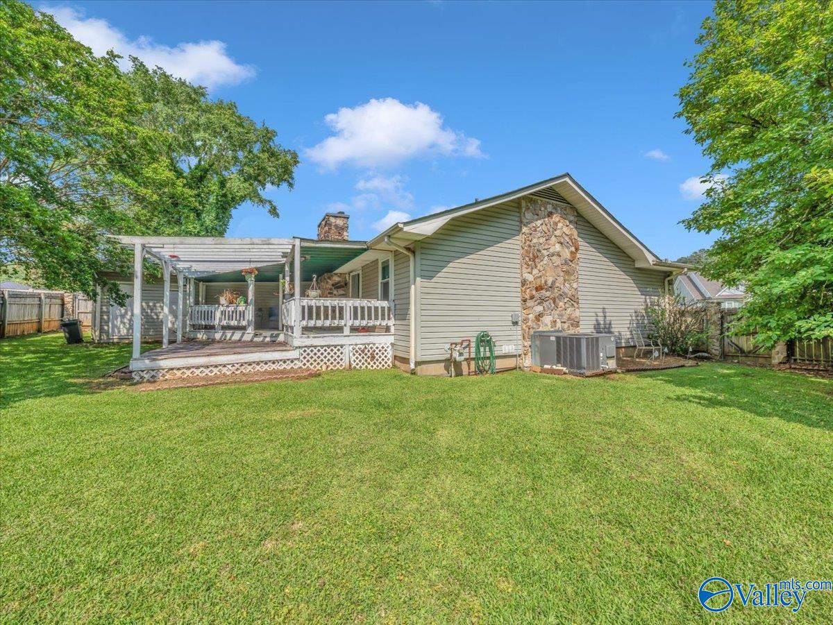 5116 Spring Creek Drive, Guntersville, Alabama image 3