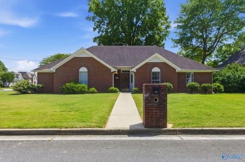 Photo of 701 Rigel Drive SW, Decatur, AL 35603 (MLS # 21917129)
