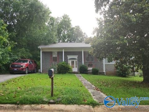 Homes For Sale - 318 Susan Place<br/> Bessemer, AL 35023