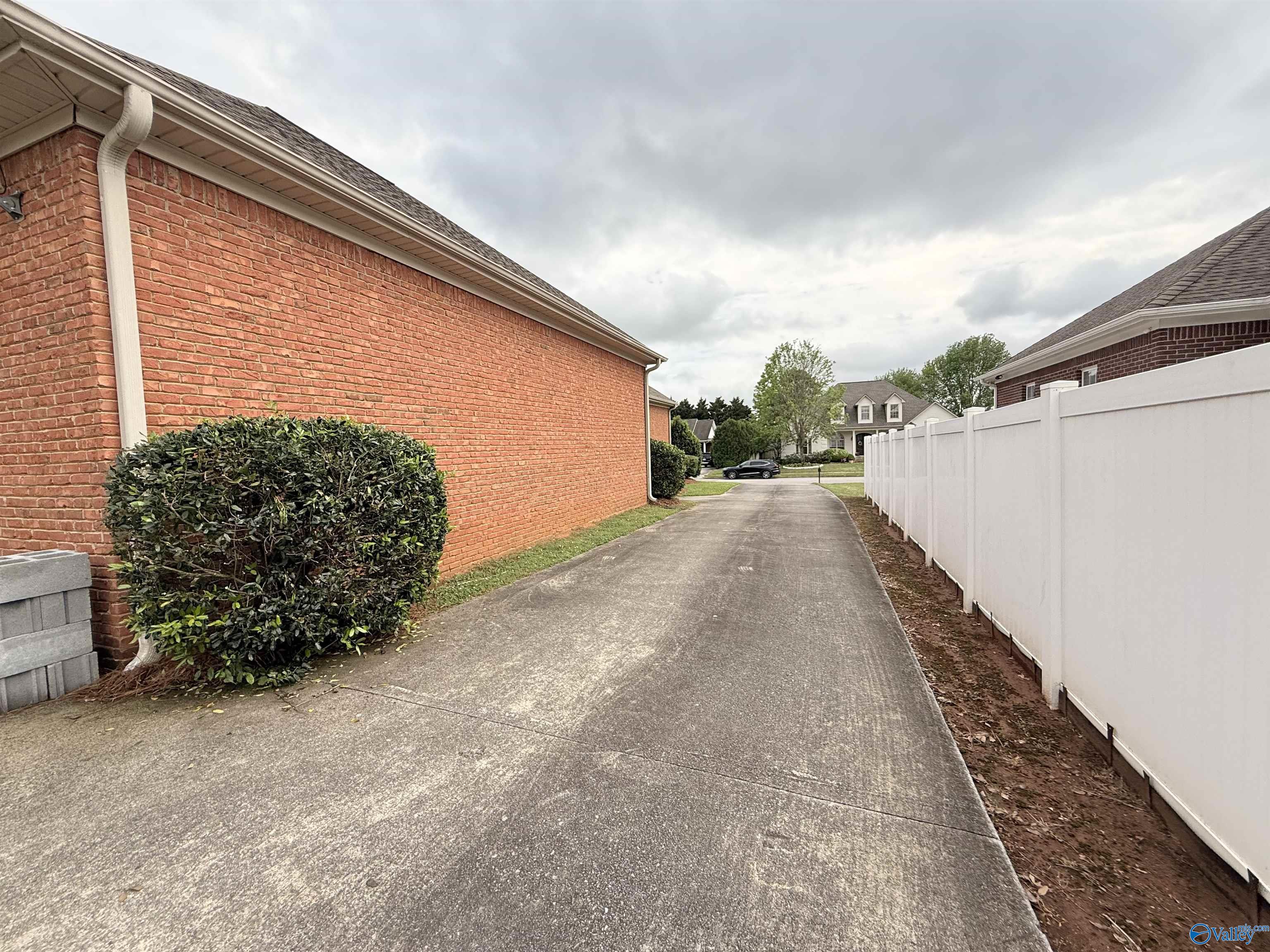 4805 Saddle Ridge Drive, Owens Cross Roads, Alabama image 7