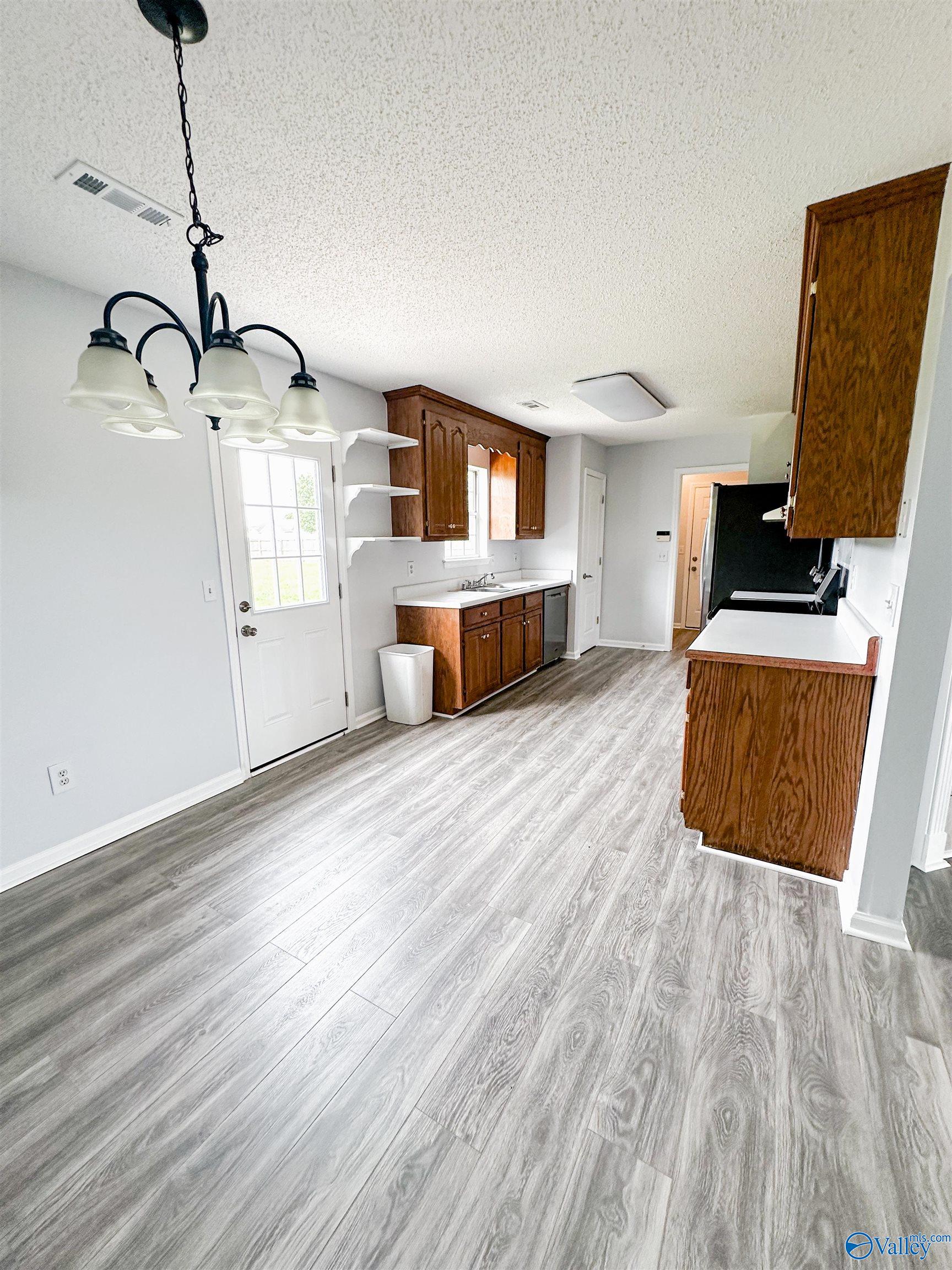 100 Meadow Green Drive, New Market, Alabama image 7