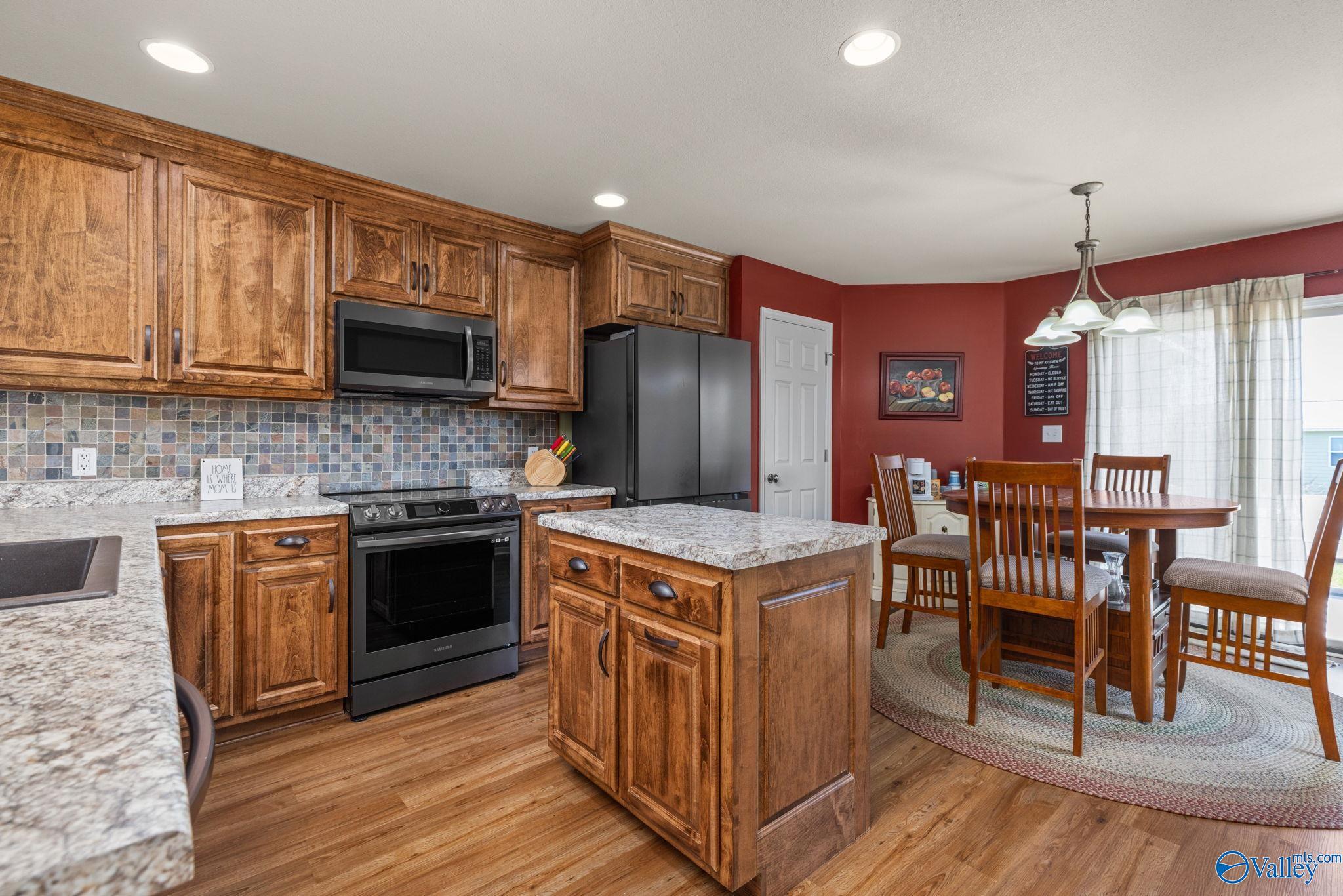 3358 Castlecreek Drive, Madison, Alabama image 7